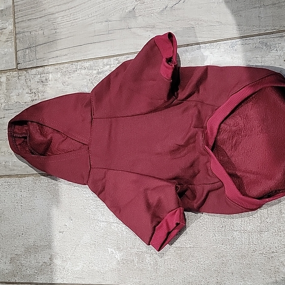 Puppies  love  Burgundy hoodie fits dogs 10 to 20lb - Picture 3 of 4